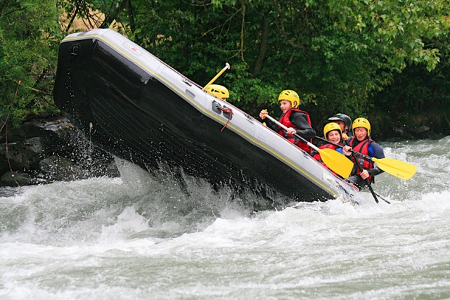 与家人一起在 Monte Medio 漂流中漂流伊泽尔河 